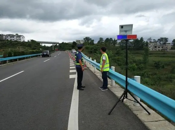 黄南高速公路钢护栏