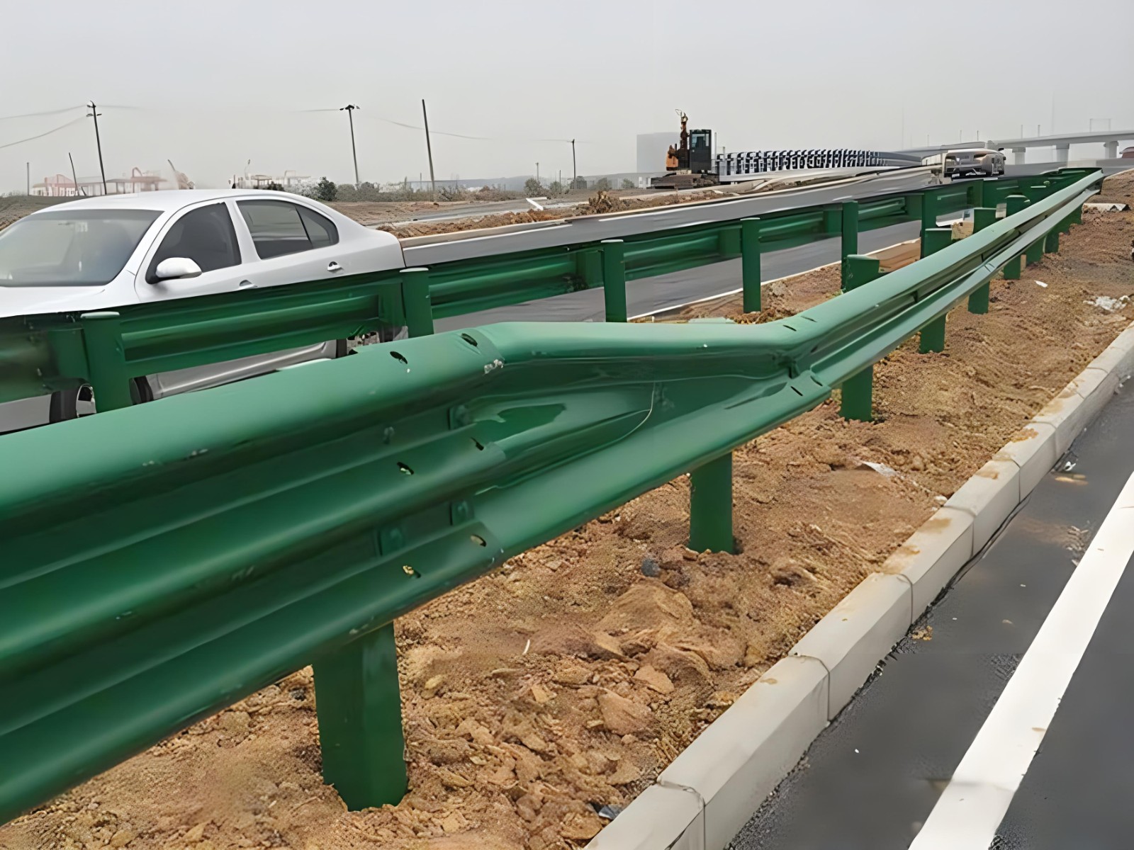 黄南高速波形护栏板日常维护方案确保道路安全新举措