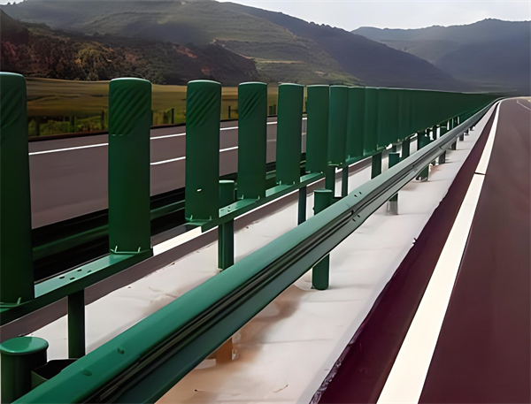 黄南三波护栏板在高速公路的应用